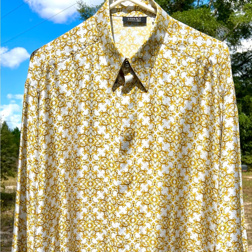 Vintage VERSACE CLASSIC V2 100% Silk Shirt White Gold Baroque Size Large